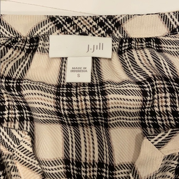 J Jill Plaid Ruffles button front top. Oversized. - Picture 7 of 9